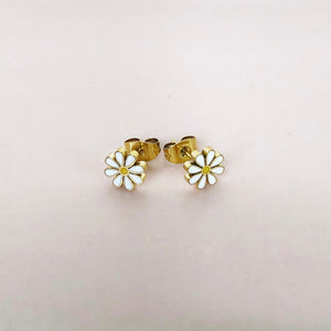 Daisy Studs